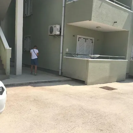 Apartment Janica Pag Town