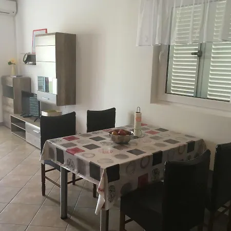 Janica Apartment *